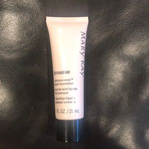 Mary Kay luminous wise liquid foundation-Ivory 6